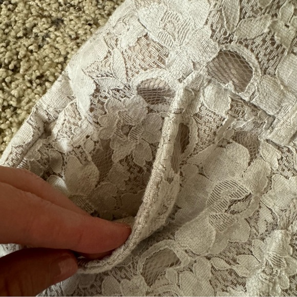 BCBGMAXAZRIA White Lace Shorts Size Small - Picture 4 of 10